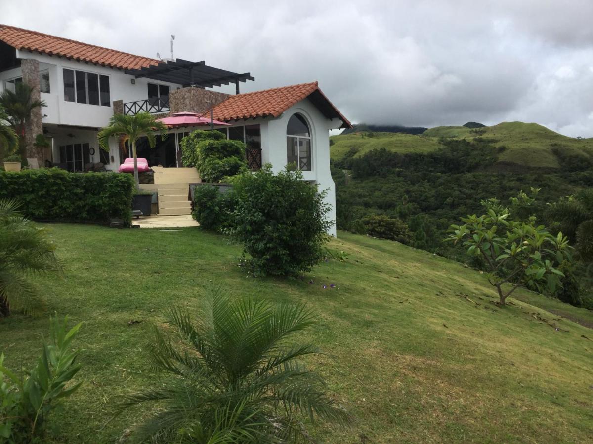 Hawk'S Nest Bed & Breakfast La Laguna de San Carlos Ngoại thất bức ảnh