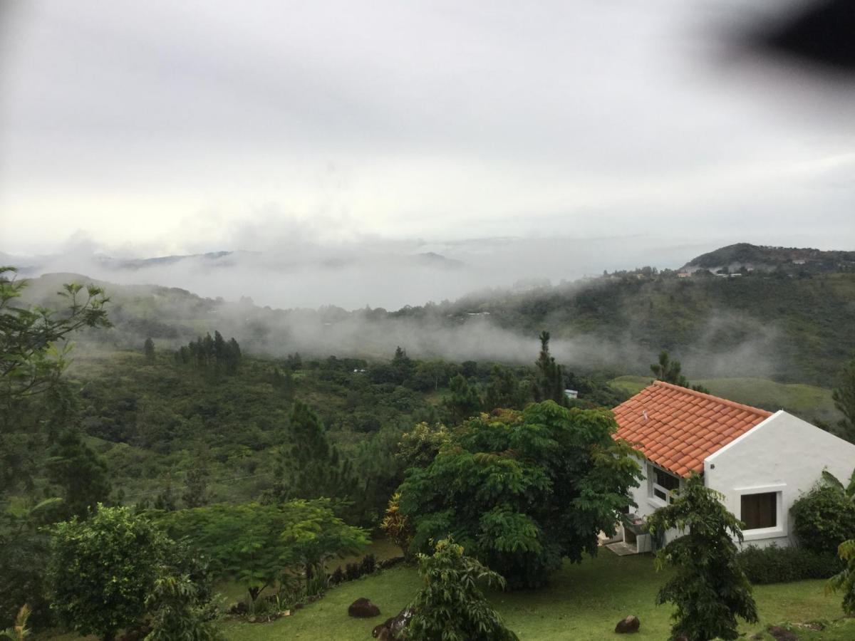 Hawk'S Nest Bed & Breakfast La Laguna de San Carlos Ngoại thất bức ảnh